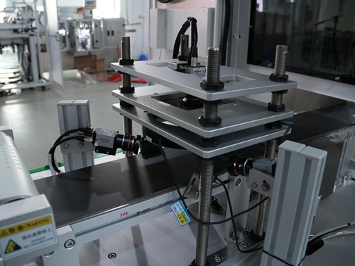 為什么越來越多工廠選擇外觀視覺檢測(cè)設(shè)備?答案在這里